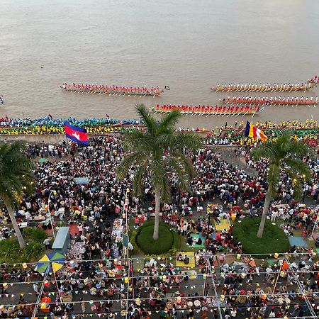 4 ริเวอร์ โฮเต็ล Hotel พนมเปญ ภายนอก รูปภาพ