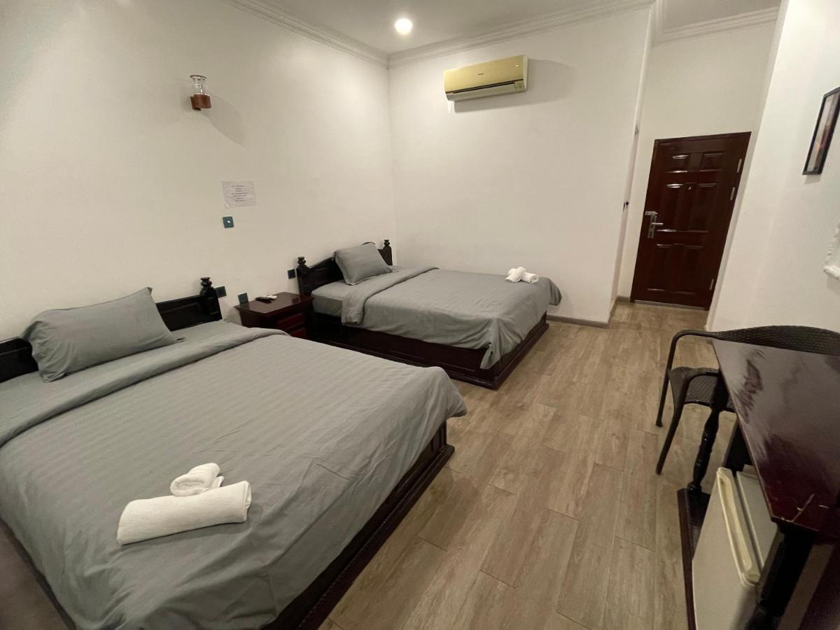 4 ริเวอร์ โฮเต็ล Hotel พนมเปญ ภายนอก รูปภาพ