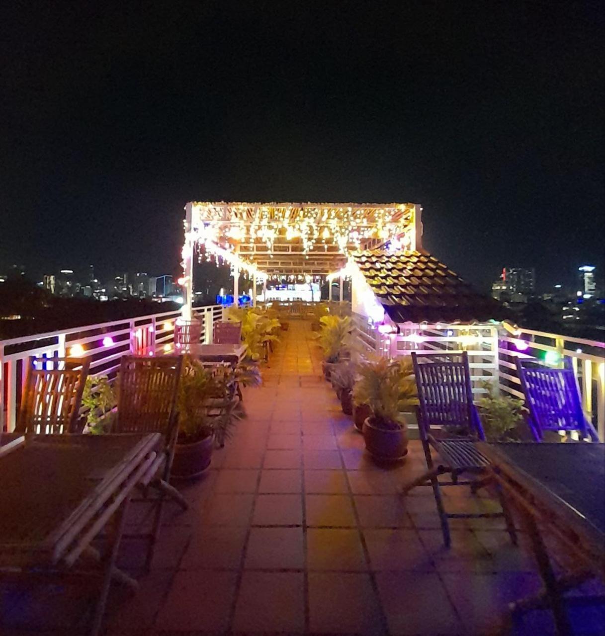 4 ริเวอร์ โฮเต็ล Hotel พนมเปญ ภายนอก รูปภาพ