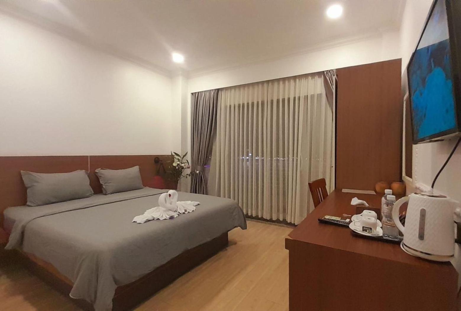 4 ริเวอร์ โฮเต็ล Hotel พนมเปญ ภายนอก รูปภาพ