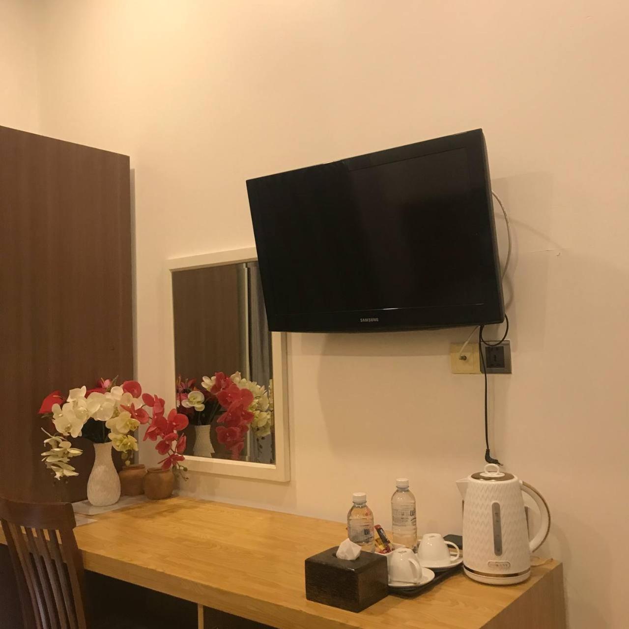 4 ริเวอร์ โฮเต็ล Hotel พนมเปญ ภายนอก รูปภาพ