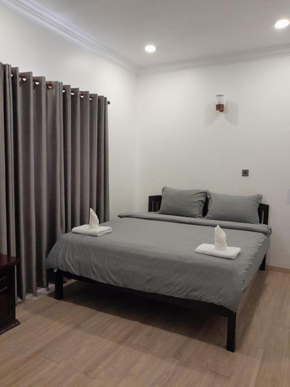 4 ริเวอร์ โฮเต็ล Hotel พนมเปญ ภายนอก รูปภาพ