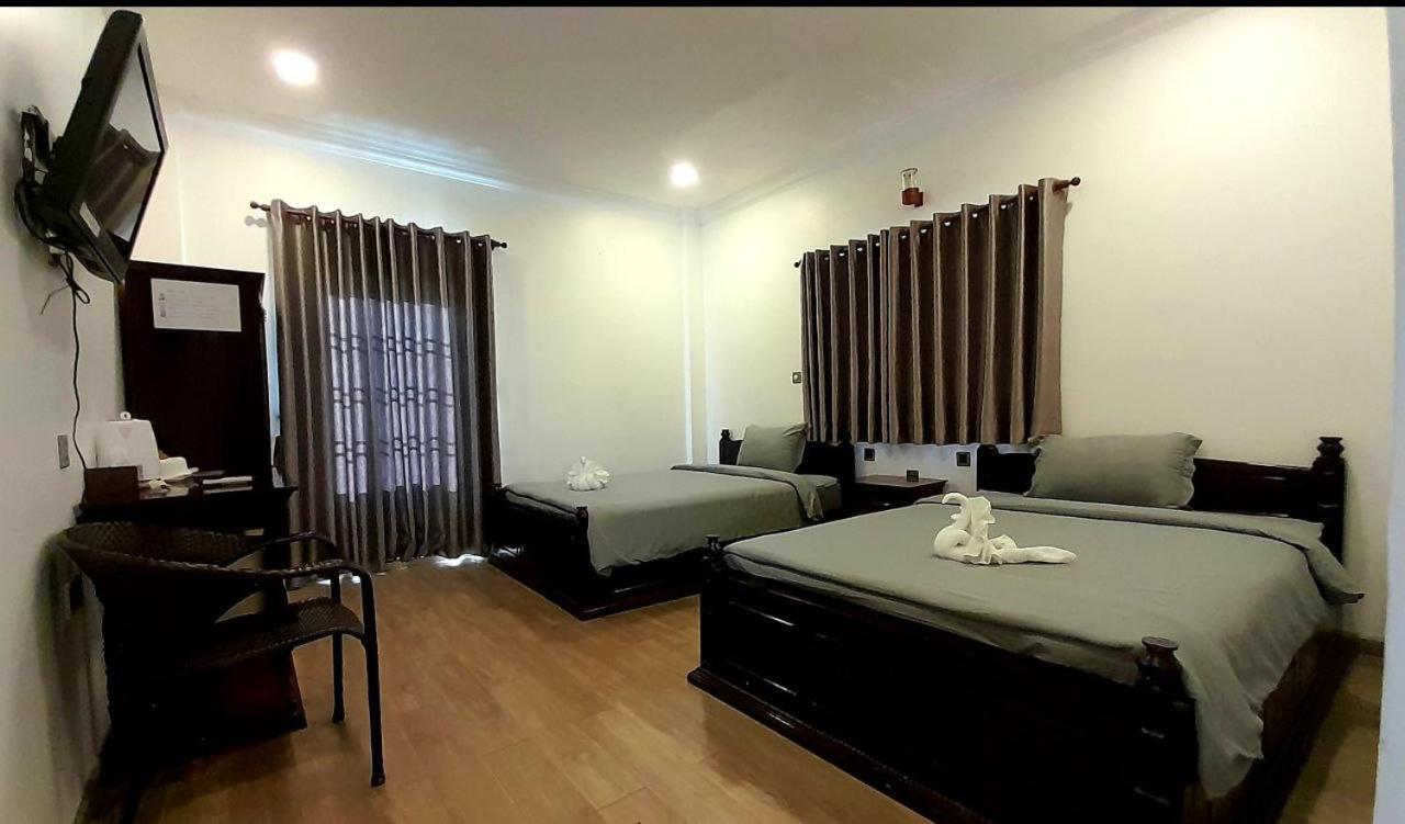 4 ริเวอร์ โฮเต็ล Hotel พนมเปญ ภายนอก รูปภาพ