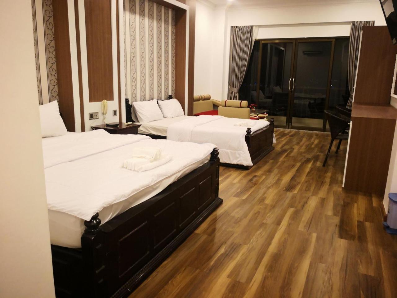 4 ริเวอร์ โฮเต็ล Hotel พนมเปญ ภายนอก รูปภาพ