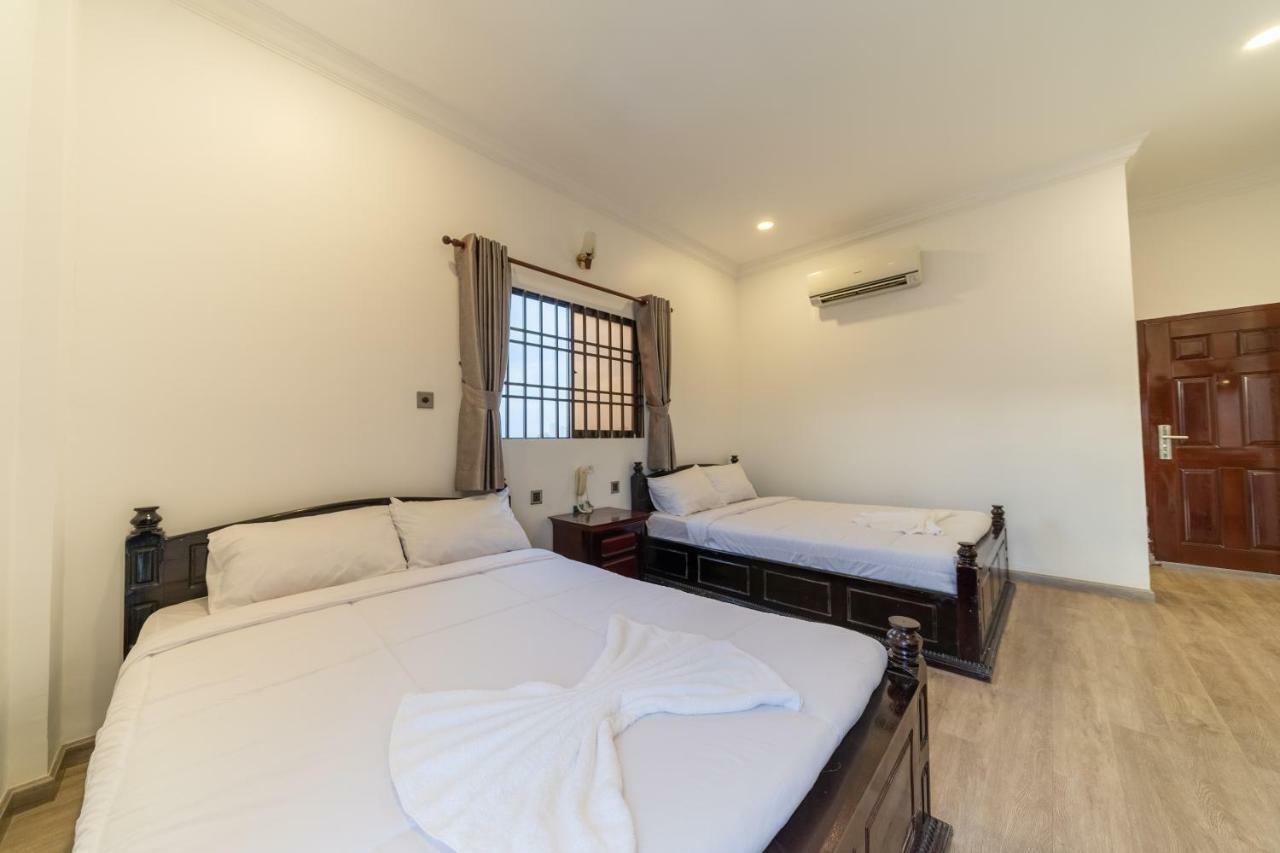 4 ริเวอร์ โฮเต็ล Hotel พนมเปญ ภายนอก รูปภาพ