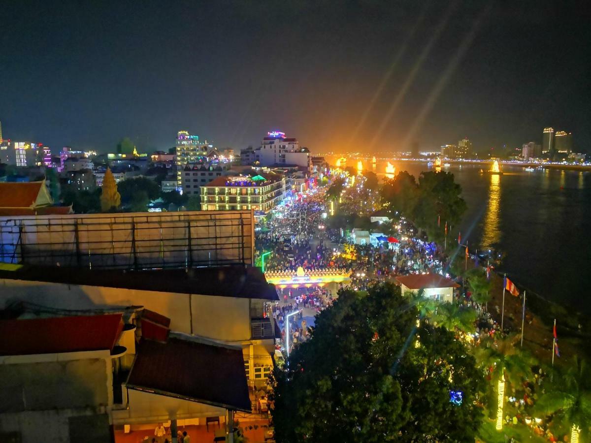 4 ริเวอร์ โฮเต็ล Hotel พนมเปญ ภายนอก รูปภาพ