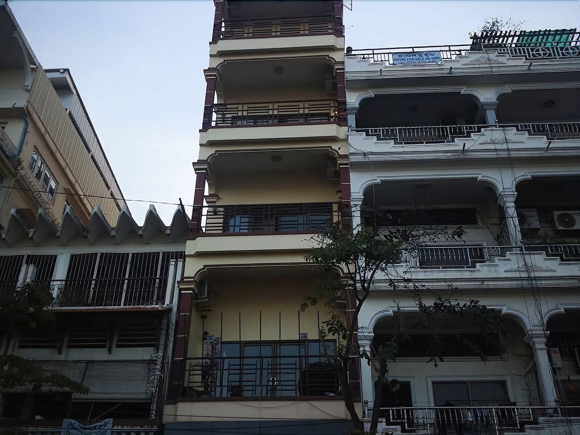 4 ริเวอร์ โฮเต็ล Hotel พนมเปญ ภายนอก รูปภาพ